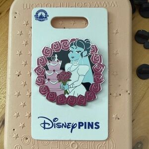 Disney Parks Constance Hatchaway The Haunted Mansion Bride Wedding Cake Pin NEW